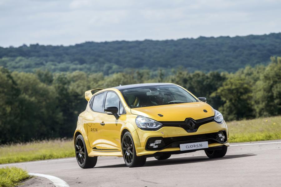  Renault Clio R.S.16 Concept 2016 года  (фото 21 из 54)